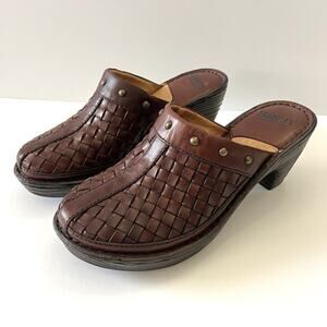 BORN Women Brown Leather Studded Mule Clogs Woven Basket Weave Comfort #W6335 7